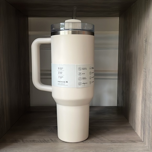 Stanley Quencher H2.0 Flowstate Tumbler 40oz Best Beige - Picture 2 of 6
